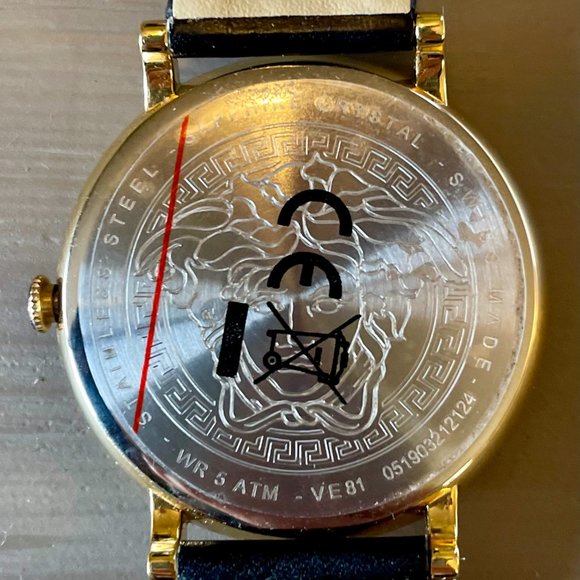 Versace Women's V-Circle Medusa Watch - Picture 3 of 7